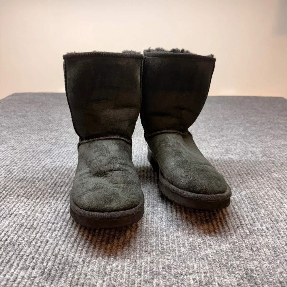 UGG Australia Classic Short Boots Womens Size 8 Black Suede‎ Sheepskin Cozy